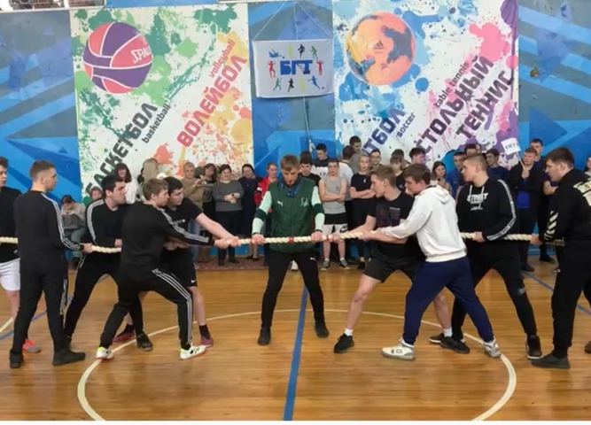 В Бодайбинском горном техникуме прошли соревнования по армрестлингу «Сила БГТ!»