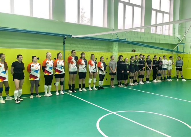 в п. Балахнинском состоялись соревнования по парковому волейболу 4*4 среди команд девушек